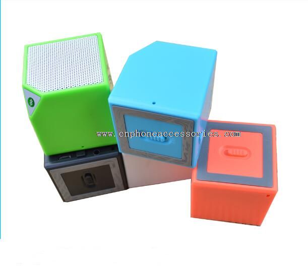 square box shape bluetooth speaker with usb port