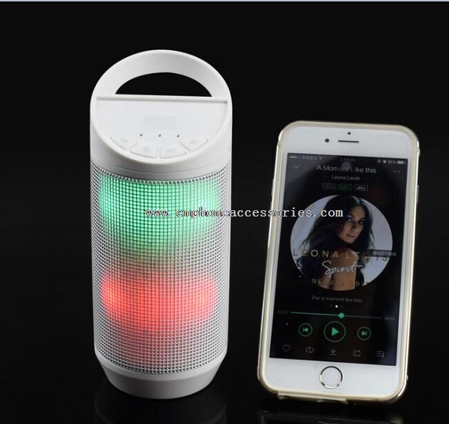 Speaker Bluetooth dengan lampu LED berwarna-warni