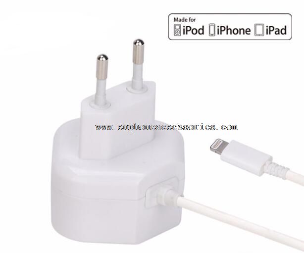 USB Travel Charger dengan LKM kabel