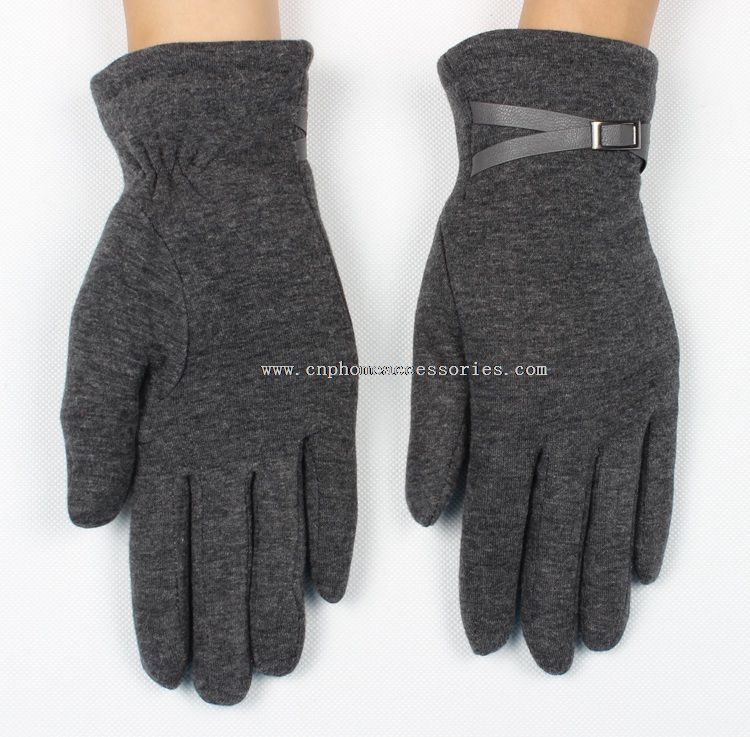 Модные зимние перчатки женщин