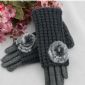 gants de velours gris de micro main avec jeu de tricotage small picture