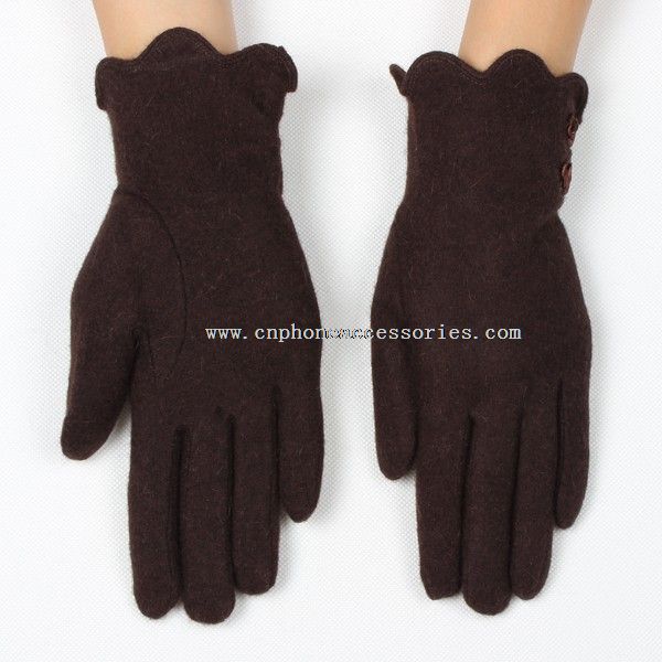 gants de laine touchent gants écran