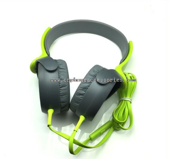 headset with microphones