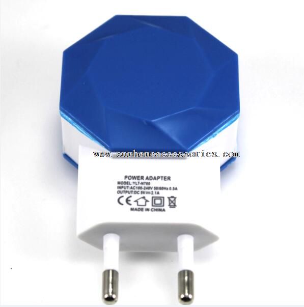 USB QC3.0 + 2 .4a rápido de parede carregador UE Plug