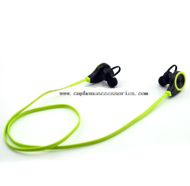 Bluetooth headphone dengan bass yang dalam dan suara stereo