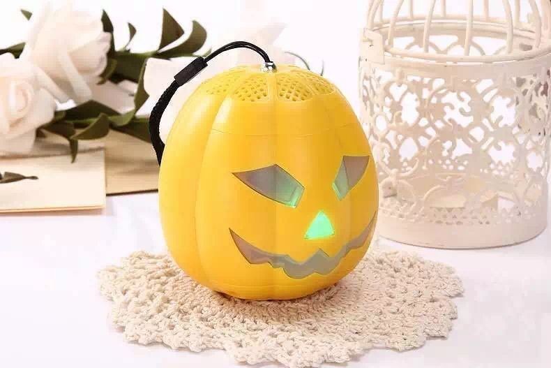Halloween Pumpkin Bluetooth speaker