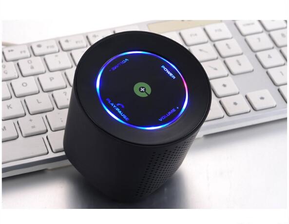 alto-falante bluetooth com luz intermitente