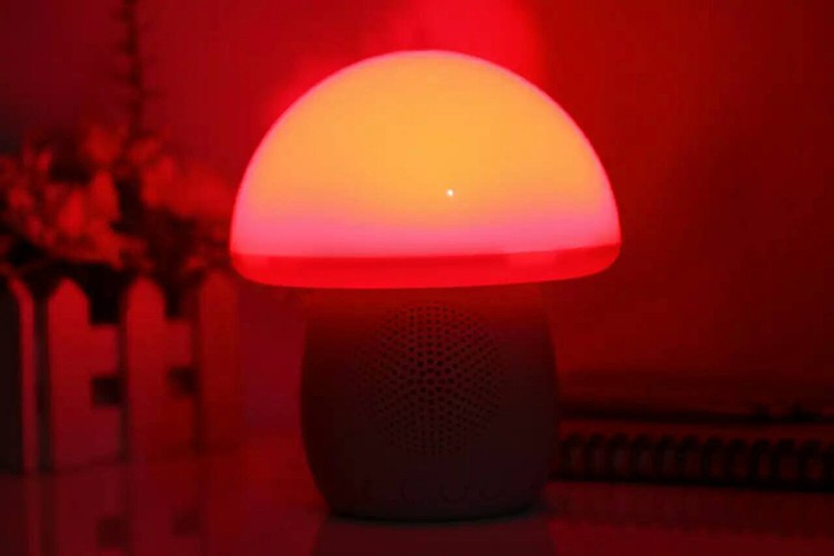  mini mushroom bluetooth speaker with led light