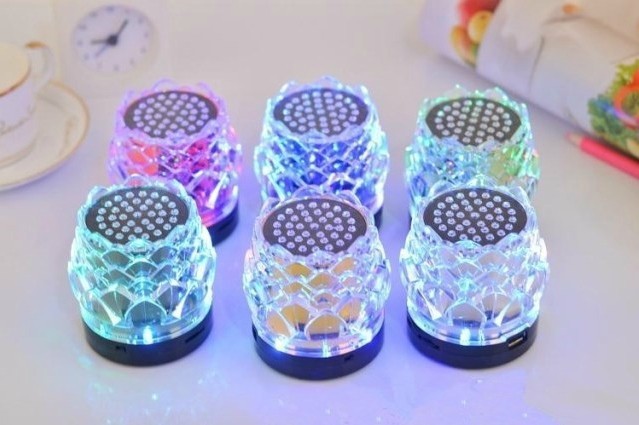  bluetooth speaker with led light